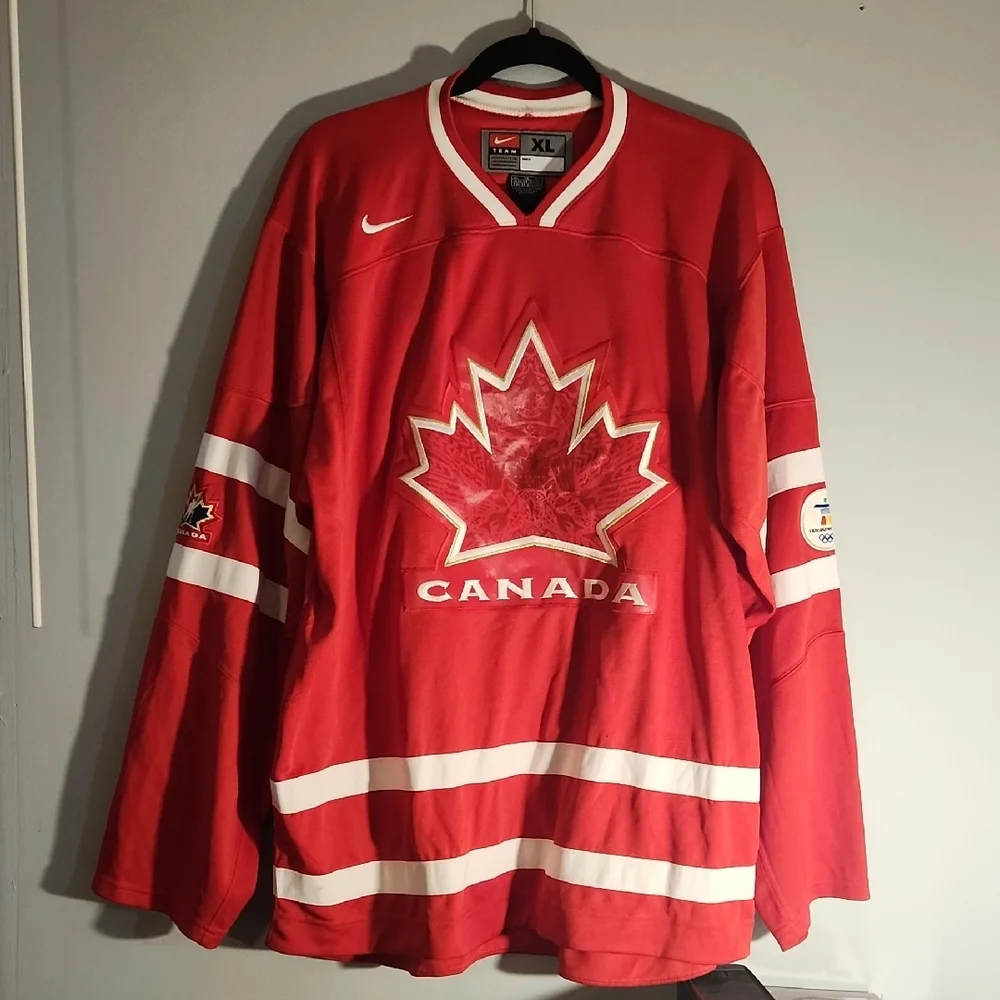 Red Hockey Jersey - Picture 8 of 15